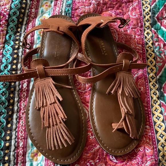Aeropostale Sandals - Picture 1 of 3